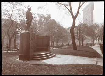 Estatua de David Glasgow Farragut en Madison Square Park, Nueva York, c.1905